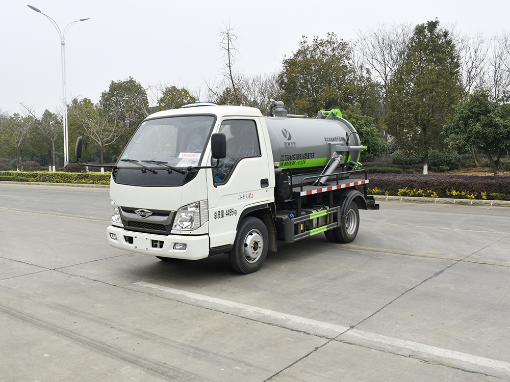 吸污車